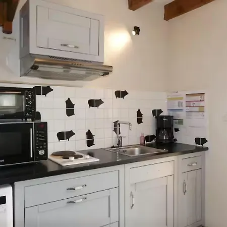 Triplex Nelly Situé En Moyenne Montagne Hébergement de vacances *